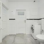 Center Close To The Market And Park With Parking & Air Conditioning By Renters Prestige Appartement Wrocław