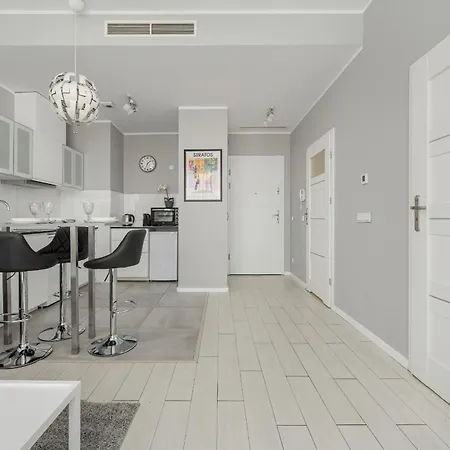 アパート Center Close To The Market And Park With Parking & Air Conditioning By Renters Prestige