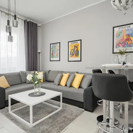Center Close To The Market And Park With Parking & Air Conditioning By Renters Prestige アパート ヴロツワフ