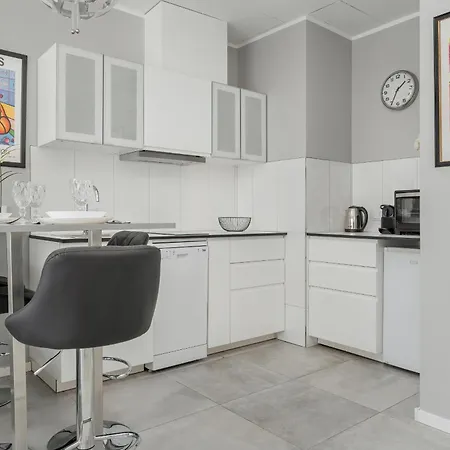 Center Close To The Market And Park With Parking & Air Conditioning By Renters Prestige アパート