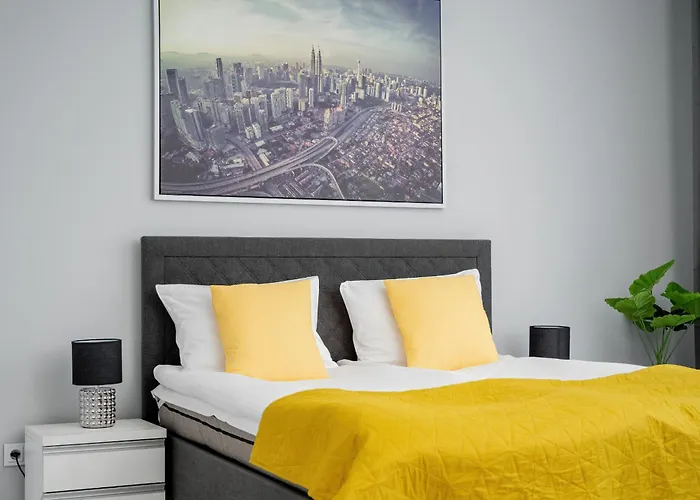 Center Close To The Market And Park With Parking & Air Conditioning By Renters Prestige Apartment *