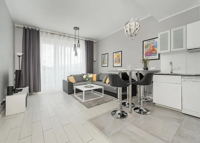 Apartment Center Close To The Market And Park With Parking & Air Conditioning By Renters Prestige Wroclaw