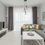Apartament Center Close To The Market And Park With Parking & Air Conditioning By Renters Prestige *