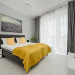 Center Close To The Market And Park With Parking & Air Conditioning By Renters Prestige Wrocław