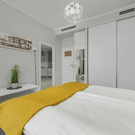Center Close To The Market And Park With Parking & Air Conditioning By Renters Prestige Apartament