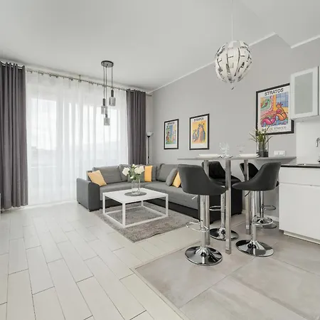 شقة Center Close To The Market And Park With Parking & Air Conditioning By Renters Prestige فروتسواف